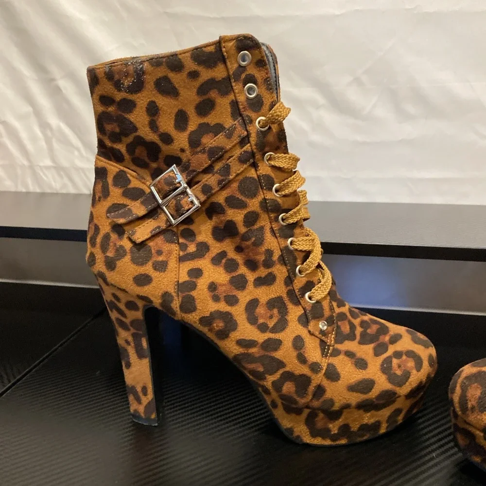 Women's Cheetah‎ Print Boots Size 10 (42)